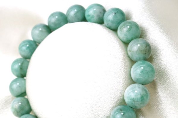 画像4: ブレス　エメラルド　丸　約10mm　ブラジル産　芸術的才能の開花　5月誕生石　天然石　品番： 15205 (4)