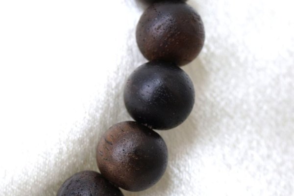 画像3: 【パワーズウッド】ブレス 黒柿 茶 〈日本〉 約8mm 個性の追求 気品 自己の向上 天然木 品番:15269 (3)