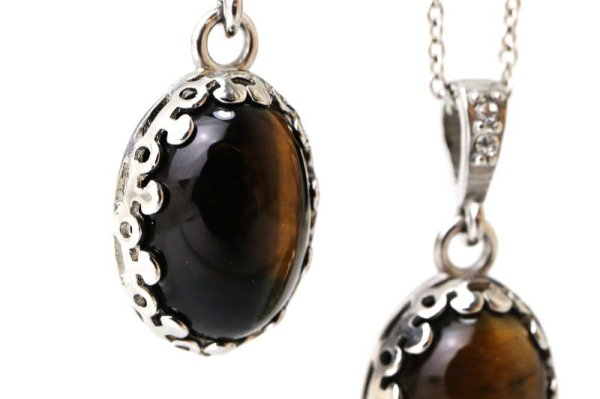 画像2: 【自社製アクセサリー10点以上でクーポン使用後30％OFF対象商品（クーポン番号：AC30）】ペンダントトップ　タイガーアイ　オーバル　約16×12mm　ステンレス　ナミビア産　日本製　金運　財運　仕事運　ジュエリー　天然石　品番：15357 (2)