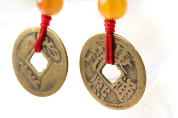 画像2: 【現品限り】ストラップ　古銭　康熙通宝　こうきつうほう　10個セット　こせん　古泉　縁起物　風水　運気　財運　お守り　品番： 15367 (2)