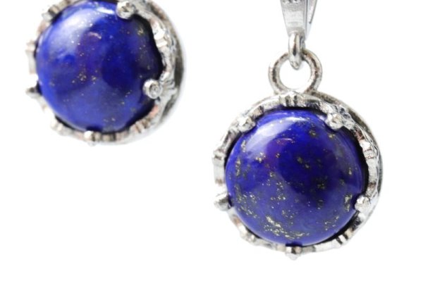 画像2: 【自社製アクセサリー10点以上でクーポン使用後30%OFF対象商品(クーポン番号:AC30)】ペンダントトップ ラピスラズリ 丸型 約12mm ステンレス アフガニスタン産 日本製 邪気を払う 判断力 直感力を高める ジュエリー 天然石 ※ポイント対象外 品番:15396 (2)