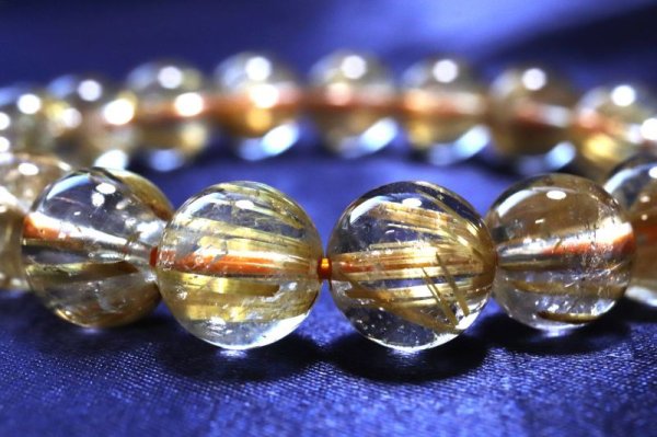 画像3: 【一点物】 ブレス 高品質 タイチンルチルクォーツ 丸 約10.2mm ブラジル産 金運 仕事運 パワーストーン 天然石 品番: 15387 (3)