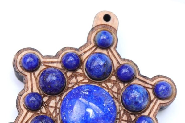 画像2: ペンダントトップ　欅（けやき）　六芒星　ラピスラズリ　祟高　華麗　調和　邪気を払う　判断力　直感力を高める　風水　天然石　※ポイント対象外　品番：15431 (2)