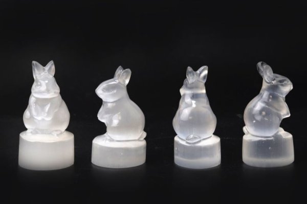 画像7: 置物 セレナイト ウサギ 1個 ラビット エネルギー 浄化 癒し 生命 彫り物 天然石 品番: 15445 (7)