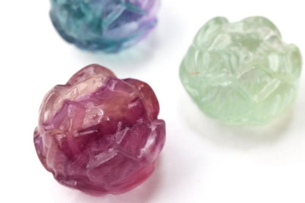 画像5: 置物 ミニ彫り物 フローライト 蓮 1個 蓮花 純潔 神聖 純粋 清らかな心 休養 癒し 浄化 天然石 品番: 15454 (5)