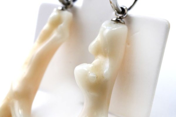 画像2: 【自社製アクセサリー10点以上でクーポン使用後30％OFF対象商品（クーポン番号：AC30）】イヤリング　天然桃珊瑚　サンゴ　フープ式　シルバー　SV　日本産　日本製　生命力　幸せ　対人運　ジュエリー　天然石　品番：15480 (2)