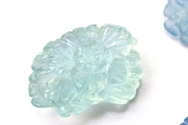 画像6: 天然石パーツ　アクアマリン　花彫り　ブレス用　横穴　貫通穴　幸福　愛情　ビーズ　彫刻パーツ　天然石　品番：15504 (6)
