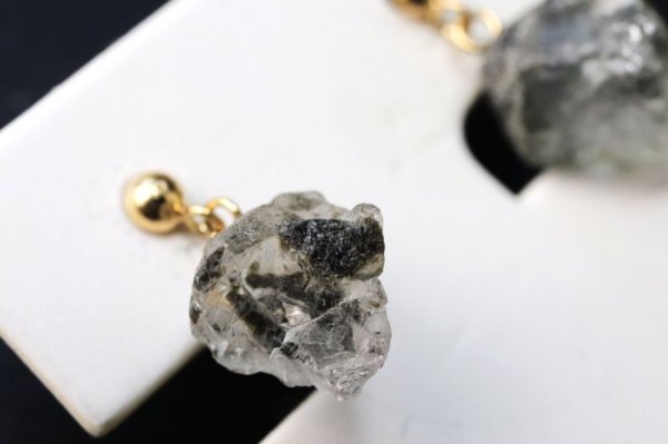 画像4: ピアス フェナカイト 18金ゴールド ロシア産 日本製 不変 完全 達成 希少 ジュエリー 天然石 品番: 15538 (4)