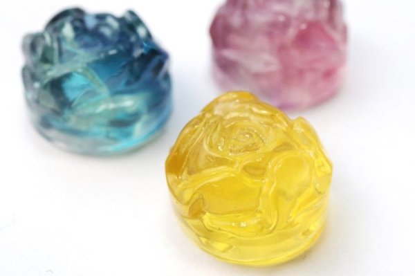 画像3: 置物 ミニ彫り物 フローライト バラ 1個 薔薇 ローズ 愛情 情熱 金運 夢叶う 癒し 浄化 天然石 品番: 15553 (3)