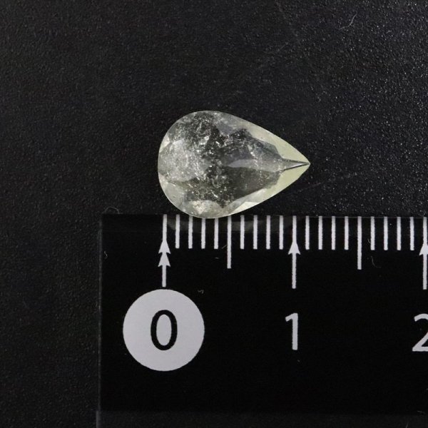 画像3: 【現品限り】 ルース リビアングラス ペアシェイプカット 1.7ct 約7x11mm リビア砂漠産 ポジティブ 直感力 ヒーリング ジュエリー 天然石 品番: 15747 (3)