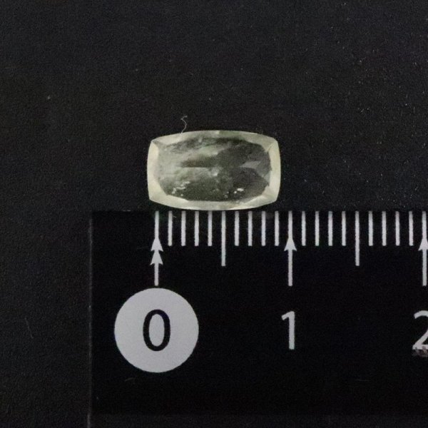 画像3: 【現品限り】 ルース リビアングラス シザースカット 1.4ct 約9x6mm リビア砂漠産 日本製 ポジティブ 直感力 ヒーリング ジュエリー 天然石 品番: 15751 (3)