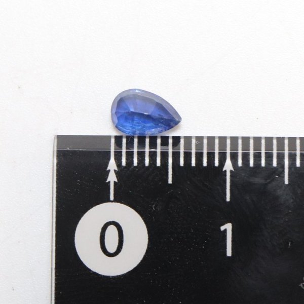 画像3: 【現品限り】 ルース ブルーカイヤナイト ドロップカット 0.6ct 約6mm インド・オリッサ州産 日本製 コミュニケーション 自己表現 探求心 天然石 品番: 15772 (3)