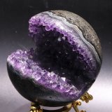 セール756g 人氣 笑口アメジスト　風水 金運 置物 台座付きｘｋ01 一点物】置物 笑口アメジストジオード 約588g ブラジル産 紫