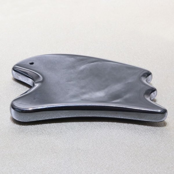 画像2: テラヘルツ 鉱石製 マッサージかっさ 約10×6cm くし形 くぼみ無し 穴あり 健康 美容 ヒーリング  品番:13238 (2)