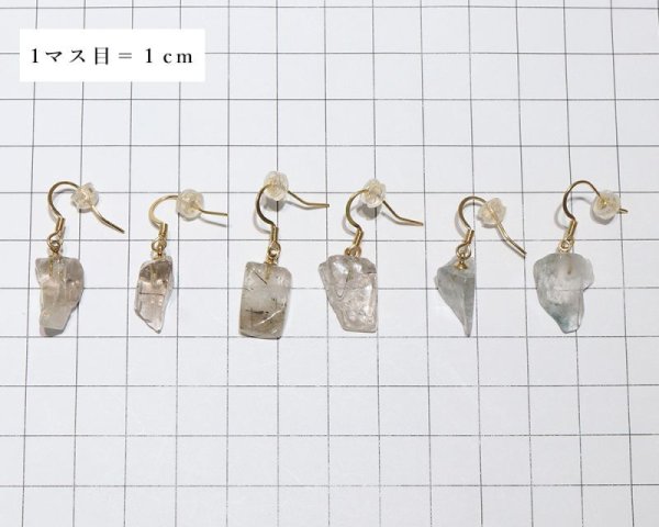 画像4: 【自社製アクセサリー10点以上でクーポン使用後30％OFF対象商品（クーポン番号：AC30）】【現品限り】ピアス　ザギマウンテンクォーツ　フック型　パキスタン産　ステンレス　ゴールド　日本製　浄化　活力　パワーストーン　天然石　品番：16122 (4)