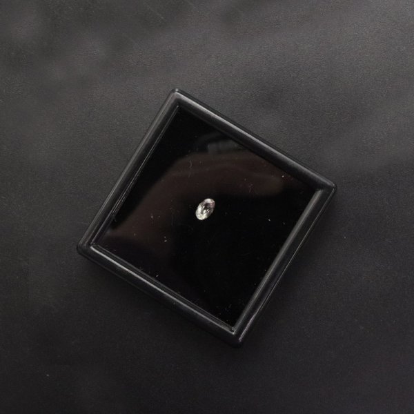 画像5: ルース リビアングラス オーバルカット 約3x5mm リビア砂漠産 ケース付き  ポジティブ 直感力 ヒーリング ジュエリー 天然石 品番:16298 (5)