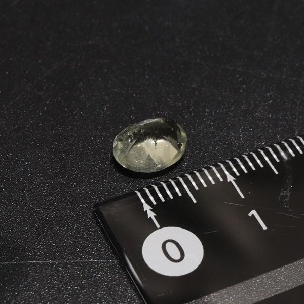 画像4: ルース リビアングラス オーバルカット 約6x8mm リビア砂漠産 ケース付き  ポジティブ 直感力 ヒーリング ジュエリー 天然石 品番:16301 (4)