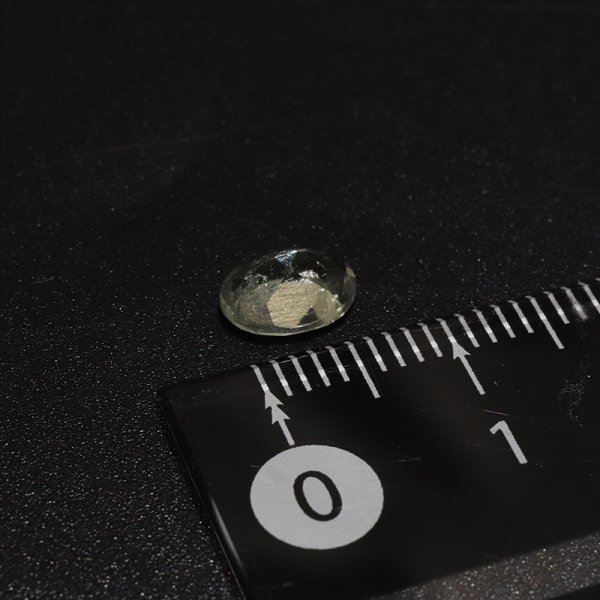 画像4: ルース リビアングラス オーバルカット 約5x7mm リビア砂漠産 ケース付き  ポジティブ 直感力 ヒーリング ジュエリー 天然石 品番:16300 (4)