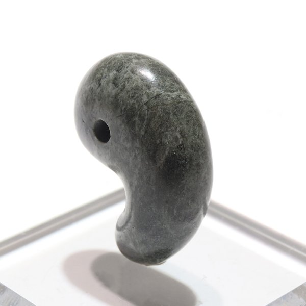 画像2: 【日本銘石】勾玉　大和光石＜宮崎県＞　グリーン縞　約30mm　日本製　健康、浄化、厄除け　パワーストーン　天然石　品番：16414 (2)