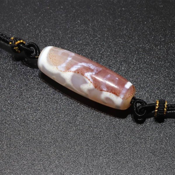 画像3: 【現品限り】ネックレス 白珠玉髄天珠 水蓮花天珠 朱砂入り 幸運 浄化 パワーストーン 天然石 品番:16539 (3)