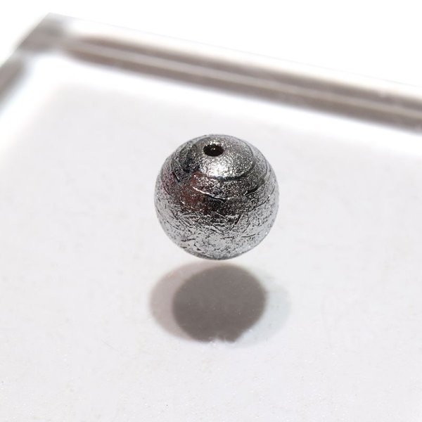 画像4: 【現品限り】バラ石 ギベオン<ナミビア産> シルバー 丸 約8mm 穴あき 一粒売り 宇宙のパワー 隕石 パワーストーン 天然石 品番:16548 (4)
