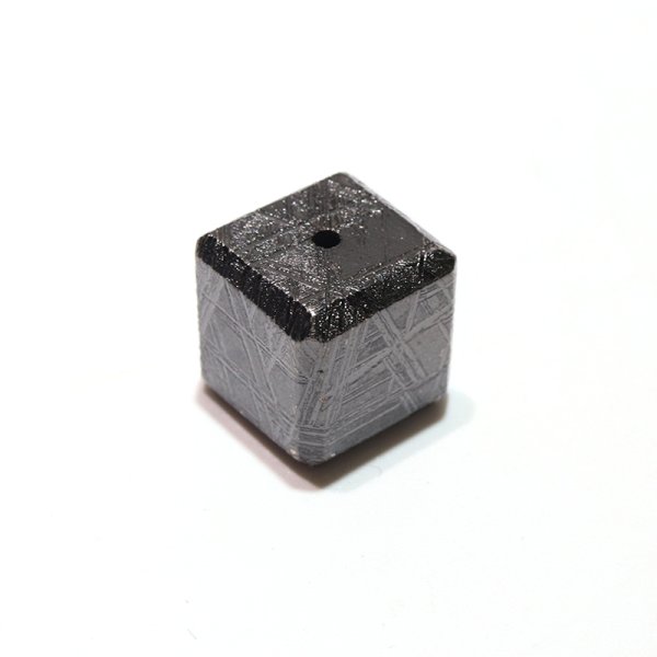 画像2: バラ石 ギベオン<ナミビア産> ブラック 正方形 約12mm 穴あき 一粒売り 宇宙のパワー 隕石 パワーストーン 天然石 品番:16558 (2)