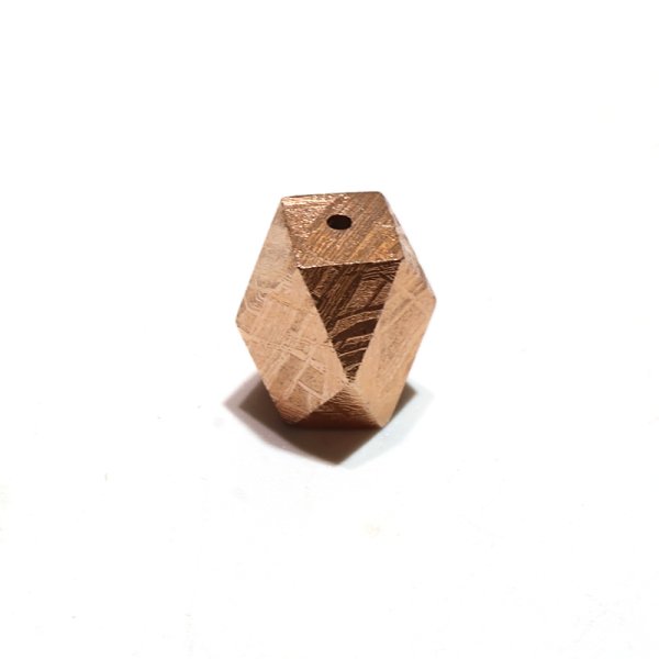 画像2: バラ石 ギベオン<ナミビア産> ピンクゴールド カット 約8×12mm 穴あき 一粒売り 宇宙のパワー 隕石 パワーストーン 天然石 品番:16612 (2)
