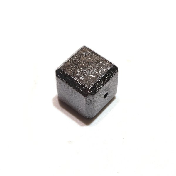 画像3: バラ石 ギベオン<ナミビア産> ブラック 正方形 約10mm 穴あき 一粒売り 宇宙のパワー 隕石 パワーストーン 天然石 品番:16623 (3)