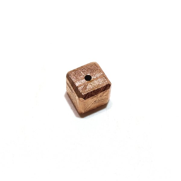 画像3: バラ石 ギベオン<ナミビア産> ピンクゴールド 正方形 約6mm 穴あき 一粒売り 宇宙のパワー 隕石 パワーストーン 天然石 品番:16615 (3)