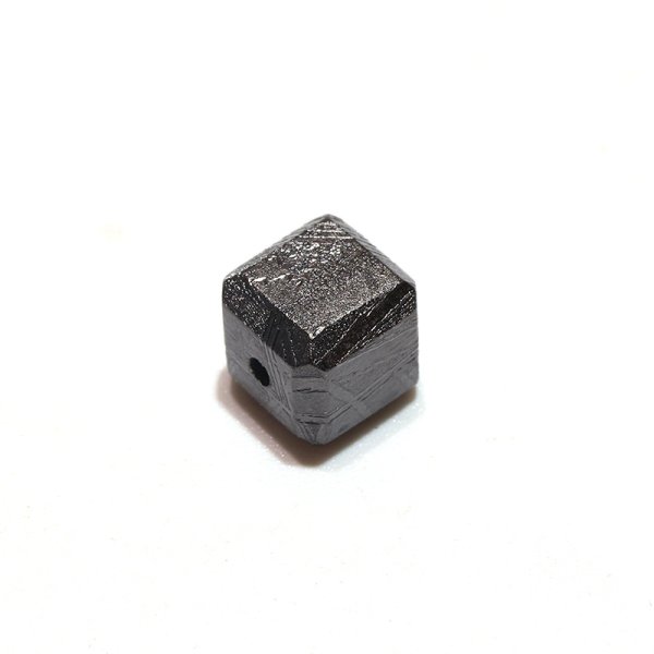 画像3: バラ石 ギベオン<ナミビア産> ブラック 正方形 約6mm 穴あき 一粒売り 宇宙のパワー 隕石 パワーストーン 天然石 品番:16616 (3)