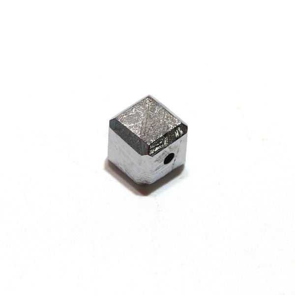 画像2: バラ石 ギベオン<ナミビア産> シルバー 正方形 約6mm 穴あき 一粒売り 宇宙のパワー 隕石 パワーストーン 天然石 品番:16614 (2)