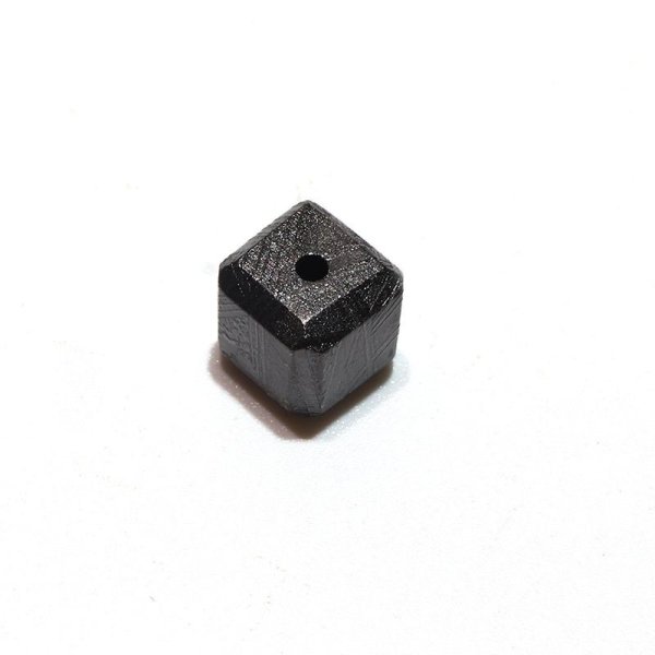 画像2: バラ石 ギベオン<ナミビア産> ブラック 正方形 約6mm 穴あき 一粒売り 宇宙のパワー 隕石 パワーストーン 天然石 品番:16616 (2)