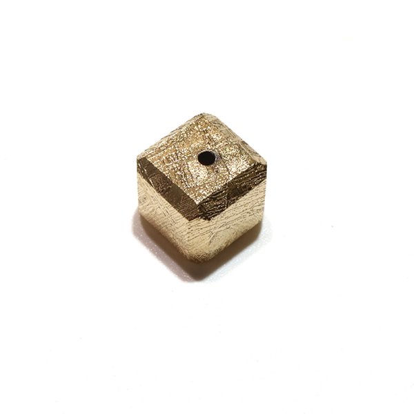 画像3: バラ石 ギベオン<ナミビア産> ゴールド キューブ 約8mm 穴あき 一粒売り 宇宙のパワー 隕石 パワーストーン 天然石 品番:16618 (3)