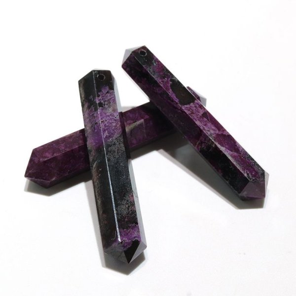 画像2: ペンダントトップ スギライト ダブルポイント Aランク 南アフリカ産 ハンドカット(貫通穴) エネルギー 健康 守る パワーストーン 天然石 品番:16933 (2)