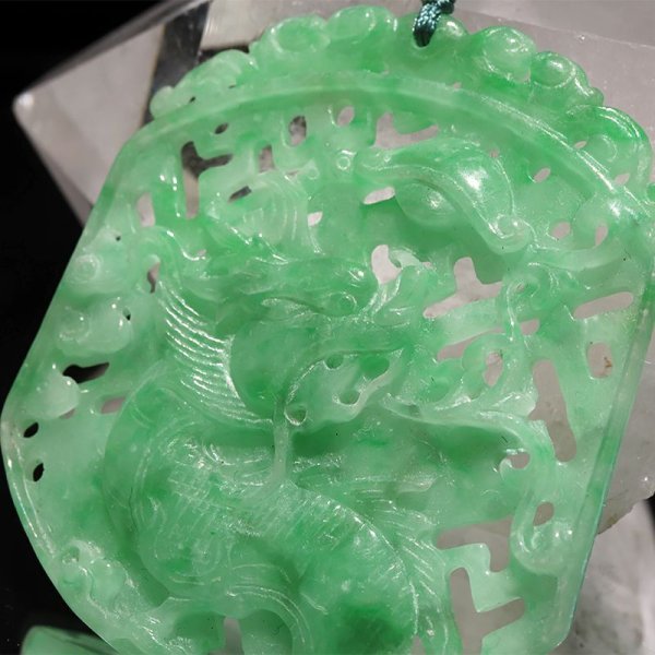 画像2: ネックレス 天然翡翠 龍 ミャンマー産 ヒスイ 人生 成功 守護 パワーストーン 天然石 品番:17025 (2)