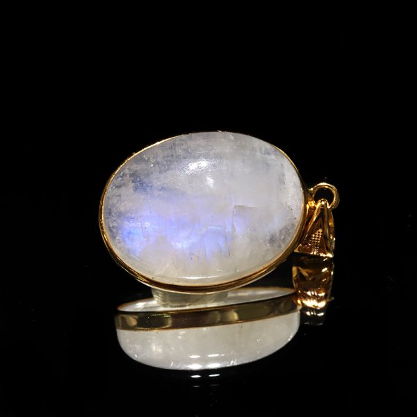 画像2: 【自社製アクセサリー10点以上でクーポン使用後30％OFF対象商品（クーポン番号：AC30）】ペンダントトップ　ロイヤルブルームーンストーン　オーバルカット　スリランカ産　silver925　ゴールド　ケース付き　日本製　人間の情緒　社交性　喜び　パワーストーン　天然石　品番：17135 (2)