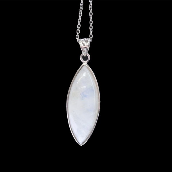 画像3: 【自社製アクセサリー10点以上でクーポン使用後30％OFF対象商品（クーポン番号：AC30）】ペンダントトップ　ロイヤルブルームーンストーン　マーキスカット　スリランカ産　silver925　ゴールド　ケース付き　日本製　人間の情緒　社交性　喜び　パワーストーン　天然石　品番：17203 (3)