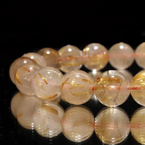 画像2: ブレス　ルチルクォーツ＜ブラジル産＞　丸　約9.5mm　金運　財運　ギャンブル運　パワーストーン　天然石　品番：17429 (2)
