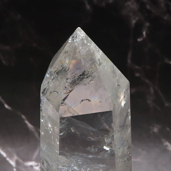 画像2: 置物 水晶 六角柱 ブラジル産 台付き 浄化 クォーツ パワーストーン 天然石  品番:17454 (2)
