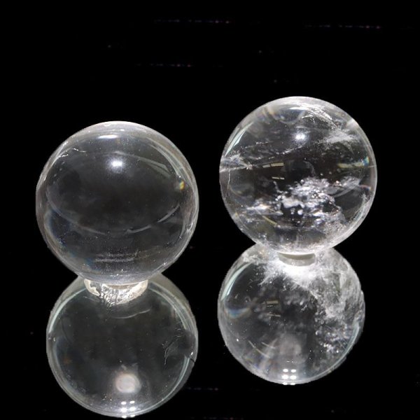 画像2: 丸玉 水晶 約29mm ブラジル産 浄化 クォーツ パワーストーン 天然石 品番:17559 (2)