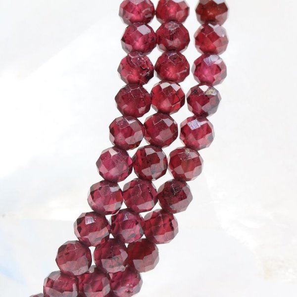 画像2: 誕生石形状記憶ブレス　ガーネット　カット　約3mm　日本製　1月誕生石　生命力　活性化　回復をサポート　パワーストーン　天然石　品番：17680 (2)