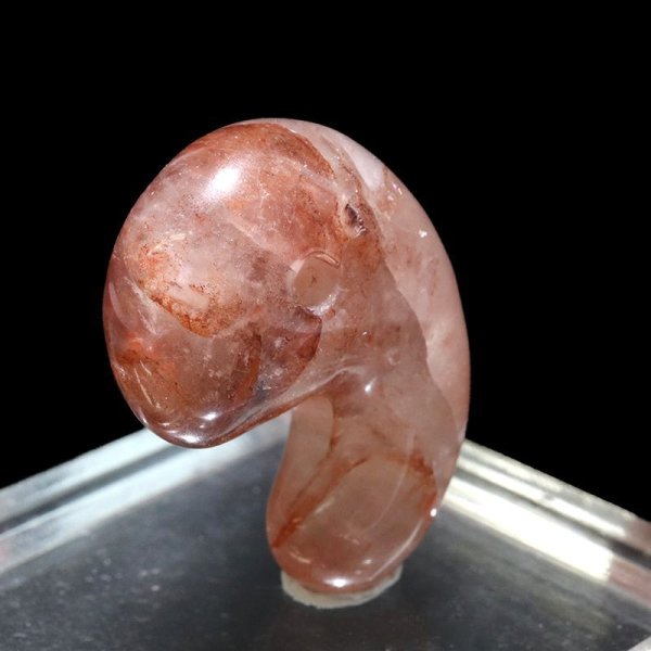 画像3: 勾玉 マニカラン水晶 AAランク 赤 約30mm ヒマラヤ産 浄化 ヒーリング パワーストーン 天然石 品番:17755 (3)