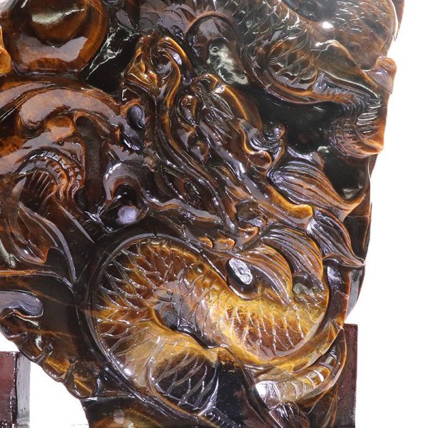 画像3: 【一点物】置物　タイガーアイ　龍　アフリカ産　台付き　風水　家庭円満　出世　商運　財運　金運　仕事運　お守り　パワーストーン　天然石　品番：17863 (3)