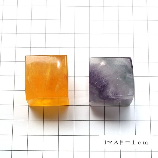 画像4: 置物 フローライト キューブ 中国産 約53〜61g 守護 愛 想像力 恋愛成就 浄化 パワーストーン 天然石 品番:17897 (4)