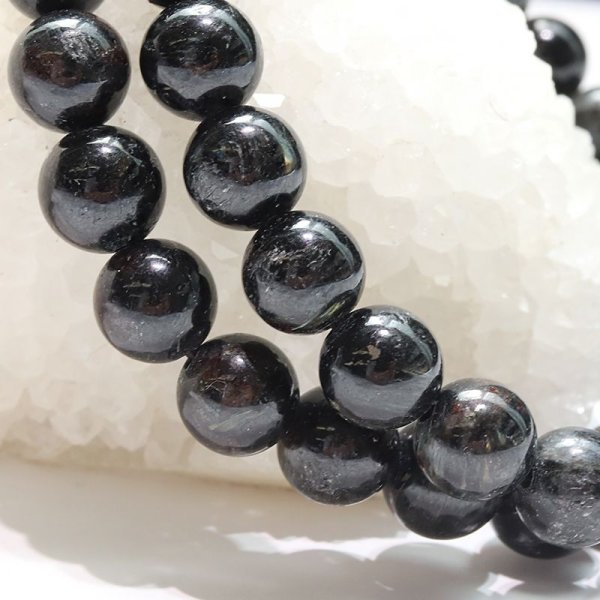 画像4: ブレス　ヌーマイト＜グリーンランド産＞　丸　約7.5mm　魔術師の石　生命力　活性化　癒し　パワーストーン　天然石　品番：18016 (4)