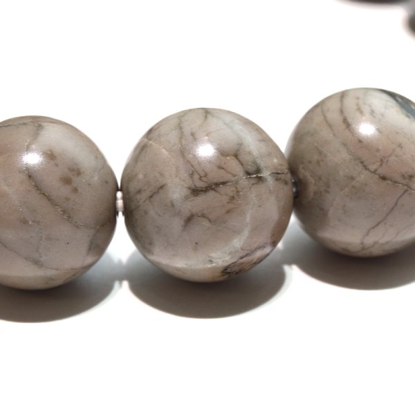 画像2: 【日本銘石】ブレス　守山石＜滋賀県＞　白　丸　約10mm　運気向上　金運　出世　開運　パワーストーン　天然石　品番：18503 (2)