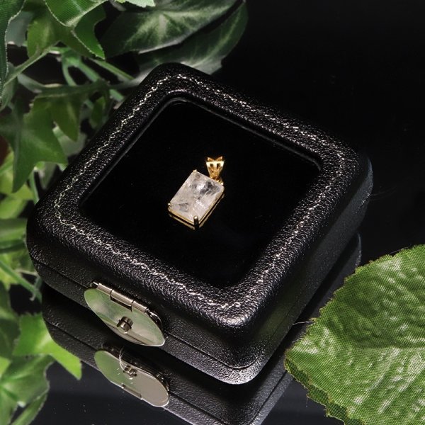 画像3: 【現品限り】【一点物】トップ フェナカイト 長方形カット 約8.6ct  ロシア産 silver925 ゴールド 証明書付き ケース付き 品番:18986 (3)