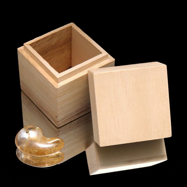 画像7: 勾玉　ルチル入りマニハール水晶　インド　マニハール地方産　約22〜24×33〜35mm　桐箱入り　ヒマラヤ水晶　品番：19080 (7)