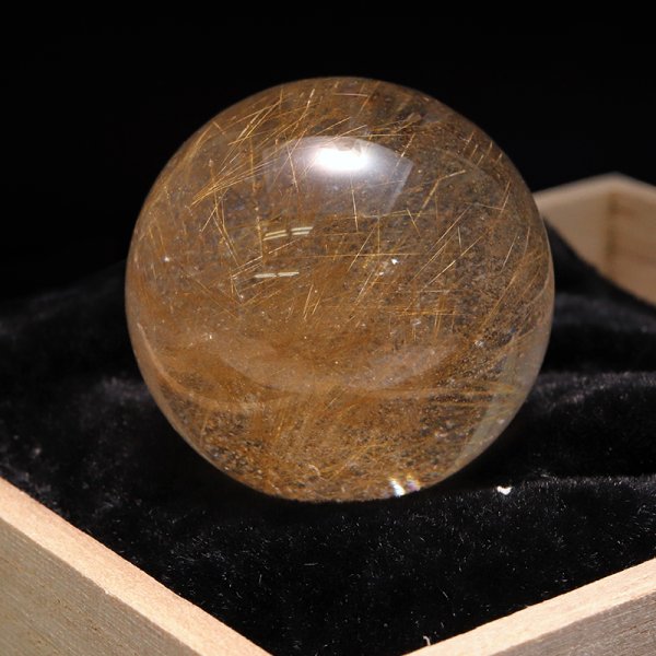 画像3: 【一点物】丸玉 ルチル入りマニハール水晶 インド マニハール地方産 約36mm 桐箱入り ヒマラヤ水晶 品番:19086 (3)