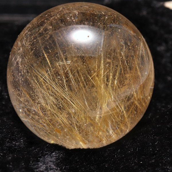 画像2: 【一点物】丸玉 ルチル入りマニハール水晶 インド マニハール地方産 約31mm 桐箱入り ヒマラヤ水晶 品番:19093 (2)